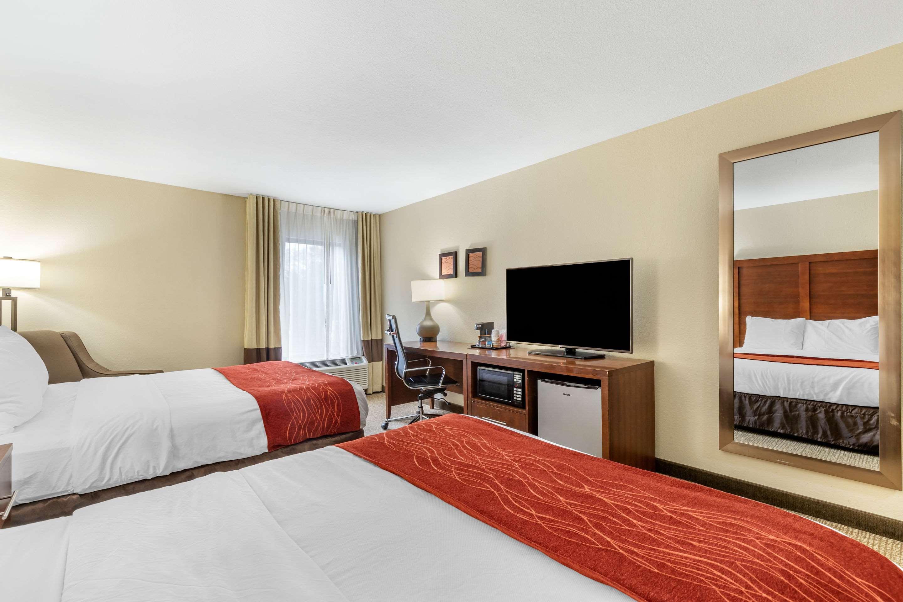 Comfort Inn & Suites Clemson - University Area Exterior photo